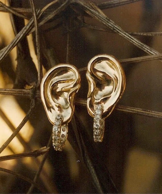 Kolczyki w kształcie uszu