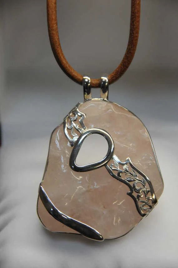 Wisior - Oprawiony w srebro kamień