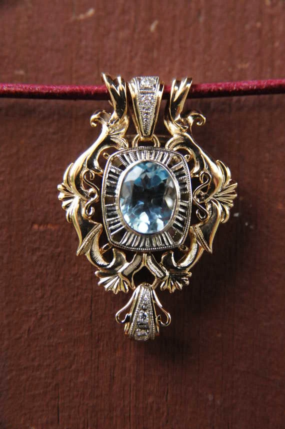 Ręcznie wykonany wisior kompaktowy