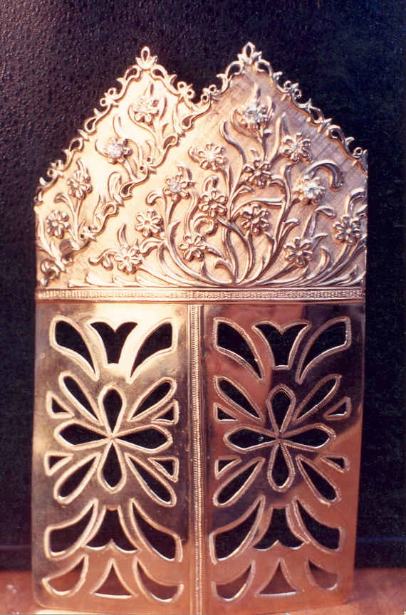 Złota poszetka do garnituru