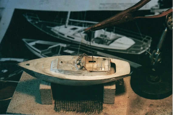 Srebrny model jachtu fińskiego