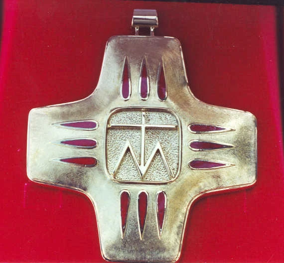 Naszyjnik w formie krzyża wykonay dla biskupa